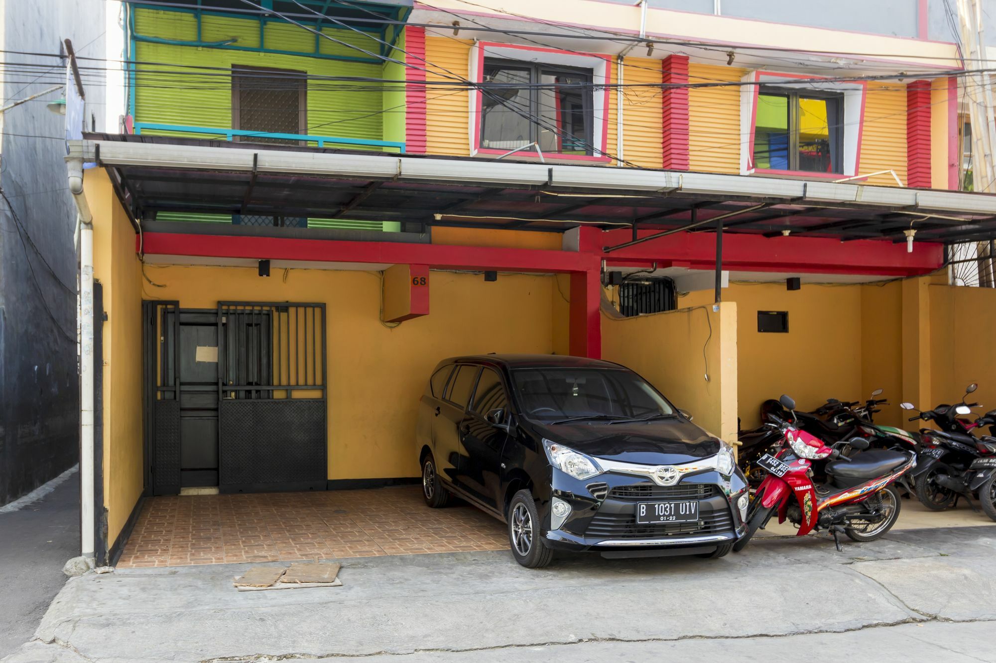 Отель Reddoorz Near Gajah Mada Plaza 2 Джакарта Экстерьер фото